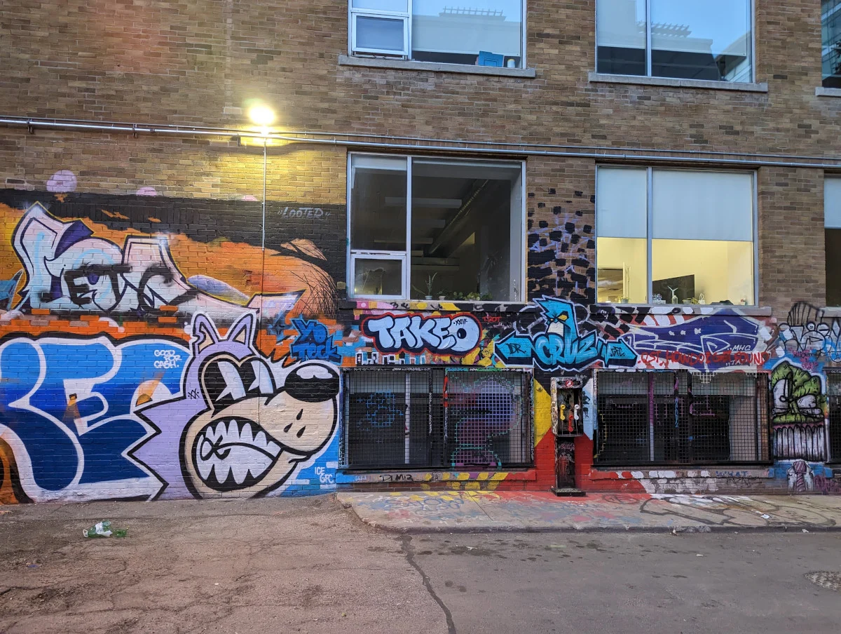 Graffiti sur un mur à Toronto