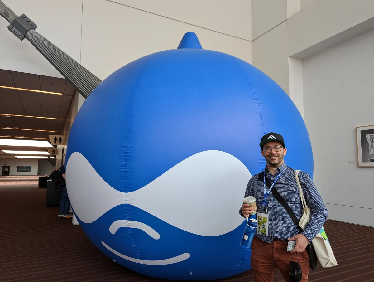 Edouard in front of the drupal drop